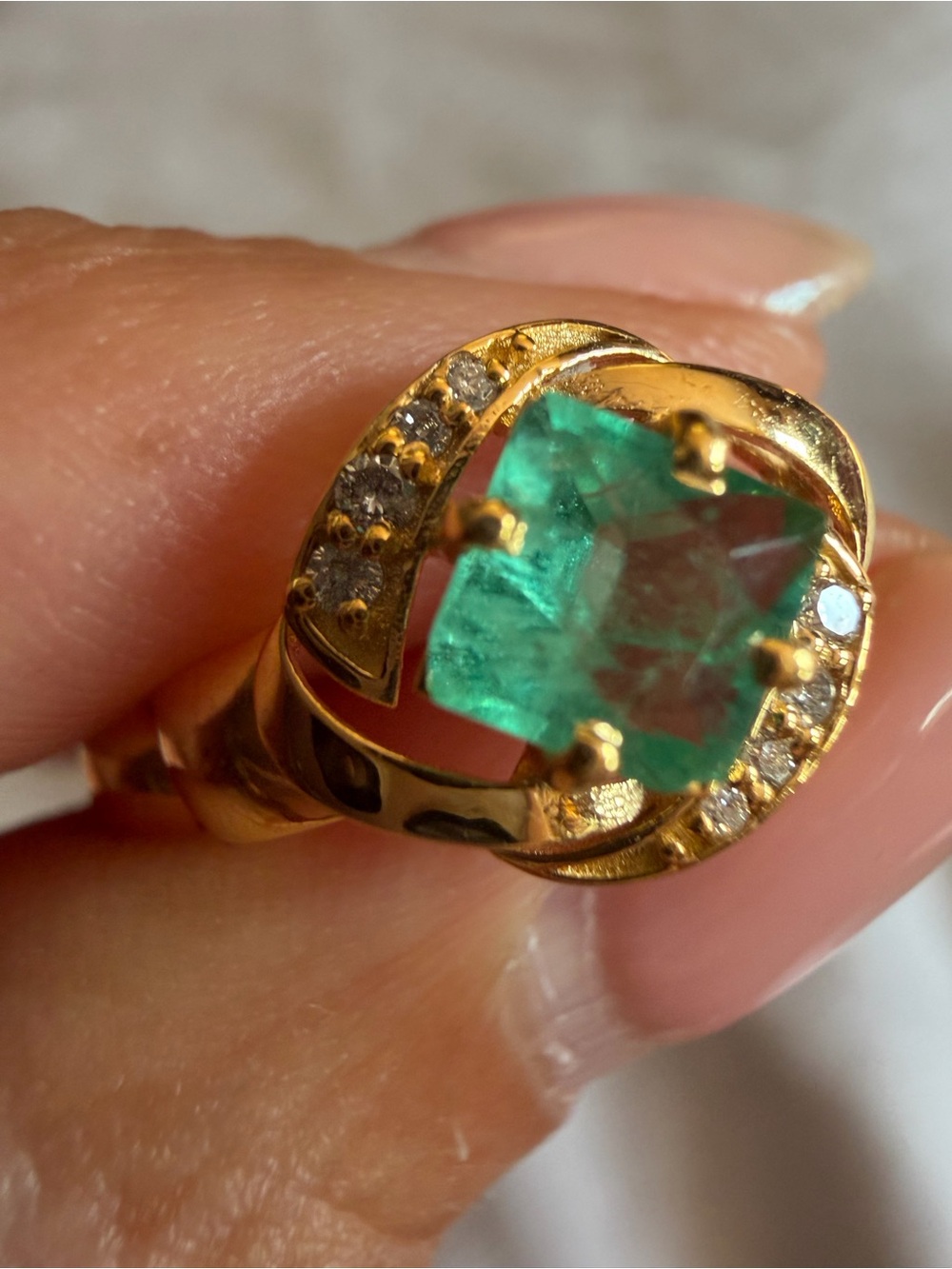 NEW 14K Yellow Gold Natural Emerald & Diamond Earrings – Certified - Picture 6 of 9